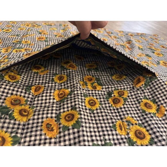 Sunflower Quilt Blanket Handmade Reversible With Pocket Patchwork 85.5”x 42" - Picture 7 of 10